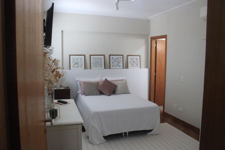 Apartamento à venda com 130m², 3 quartos e 2 vagasSuíte 1