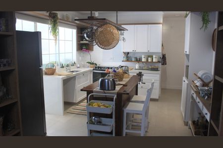 Apartamento à venda com 130m², 3 quartos e 2 vagasCozinha
