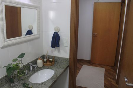 Apartamento à venda com 130m², 3 quartos e 2 vagasBanheiro social