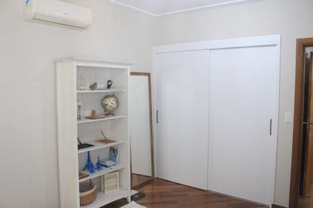 Apartamento à venda com 130m², 3 quartos e 2 vagasSuíte 1
