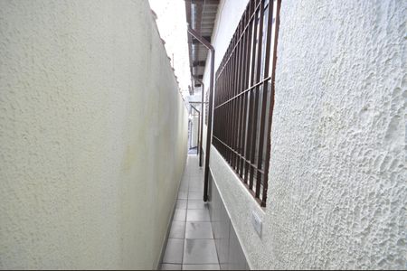 Casa à venda com 132m², 2 quartos e 2 vagasCorredor lateral
