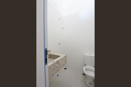 Casa à venda com 110m², 2 quartos e 1 vaga Casa à venda com 110m², 2 quartos e 1 vagaBanheiro