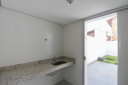 Casa à venda com 110m², 2 quartos e 1 vaga Casa à venda com 110m², 2 quartos e 1 vagaCozinha