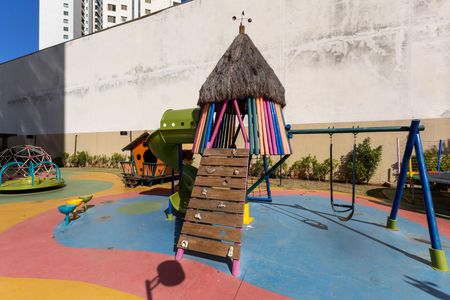 Apartamento à venda com 68m², 2 quartos e 2 vagasÁrea comum - Playground