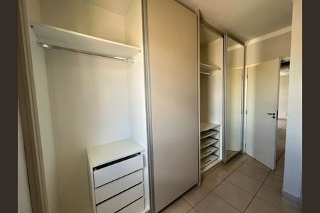 Apartamento para alugar com 75m², 3 quartos e 1 vagaQuarto