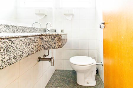 Casa à venda com 110m², 2 quartos e sem vagaLavabo