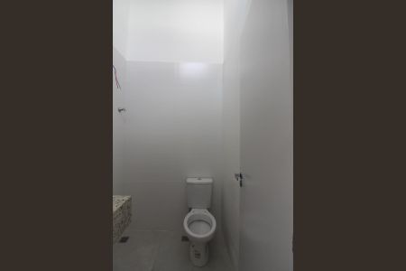 Casa à venda com 118m², 2 quartos e 1 vagaBanheiro