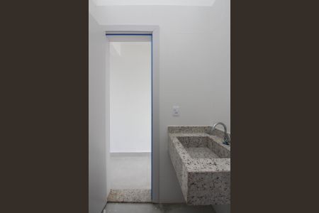 Casa à venda com 118m², 2 quartos e 1 vagaBanheiro