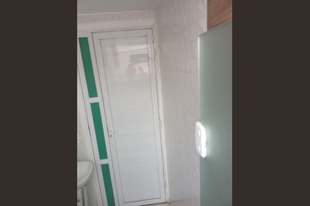 Banheiro de apartamento para alugar com 2 quartos, 49m² em Santa Cruz, Rio de Janeiro