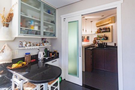 Cozinha de apartamento para alugar com 3 quartos, 251m² em Petrópolis, Porto Alegre