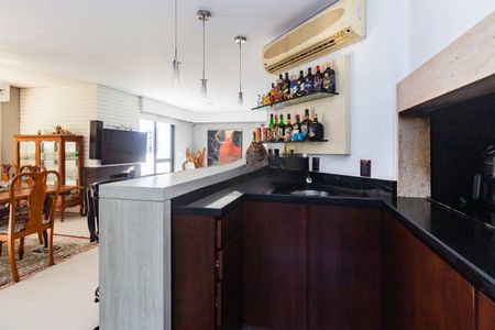 Sala de apartamento para alugar com 3 quartos, 251m² em Petrópolis, Porto Alegre