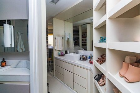 Apartamento para alugar com 251m², 3 quartos e 5 vagasCloset 