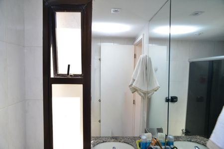 Apartamento à venda com 84m², 2 quartos e 2 vagas Apartamento à venda com 84m², 2 quartos e 2 vagasBanheiro Suíte