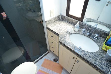 Apartamento à venda com 84m², 2 quartos e 2 vagas Apartamento à venda com 84m², 2 quartos e 2 vagasBanheiro Suíte