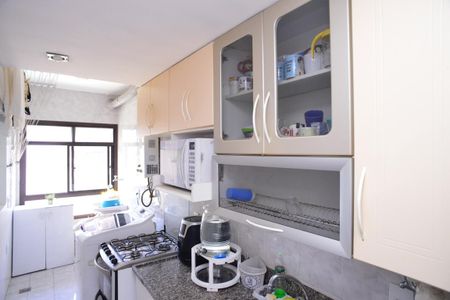 Apartamento à venda com 84m², 2 quartos e 2 vagas Apartamento à venda com 84m², 2 quartos e 2 vagasCozinha