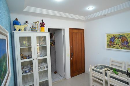 Apartamento à venda com 84m², 2 quartos e 2 vagas Apartamento à venda com 84m², 2 quartos e 2 vagasSala