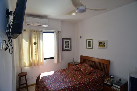 Apartamento à venda com 84m², 2 quartos e 2 vagas Apartamento à venda com 84m², 2 quartos e 2 vagasSuíte