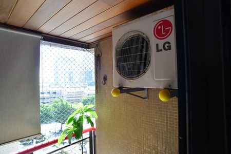 Apartamento à venda com 84m², 2 quartos e 2 vagas Apartamento à venda com 84m², 2 quartos e 2 vagasVaranda