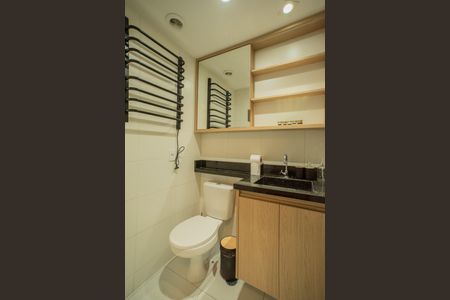 Studio para alugar com 25m², 1 quarto e sem vaga Studio para alugar com 25m², 1 quarto e sem vagaBanheiro