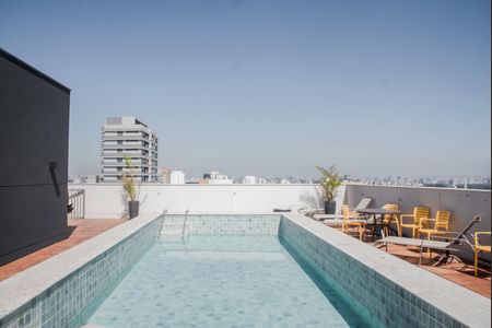 Studio para alugar com 25m², 1 quarto e sem vaga Studio para alugar com 25m², 1 quarto e sem vagaÁrea comum - Piscina