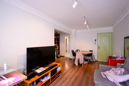 Sala  de apartamento à venda com 3 quartos, 77m² em Vila Gumercindo, São Paulo