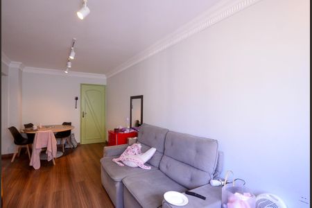 Sala  de apartamento à venda com 3 quartos, 77m² em Vila Gumercindo, São Paulo