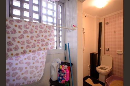 Apartamento à venda com 77m², 3 quartos e 1 vagaÁrea de Serviço - Banheiro 