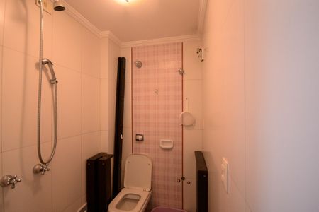 Apartamento à venda com 77m², 3 quartos e 1 vagaÁrea de Serviço - Banheiro 