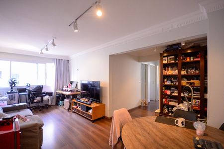 Sala  de apartamento à venda com 3 quartos, 77m² em Vila Gumercindo, São Paulo