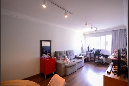 Sala  de apartamento à venda com 3 quartos, 77m² em Vila Gumercindo, São Paulo
