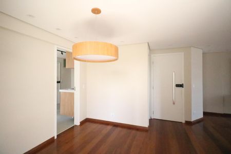 Apartamento para alugar com 98m², 3 quartos e 2 vagas Apartamento para alugar com 98m², 3 quartos e 2 vagasSala