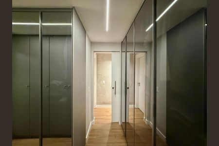 Apartamento à venda com 125m², 3 quartos e 2 vagasCloset Suíte 2