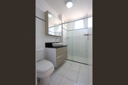 Apartamento à venda com 70m², 3 quartos e 1 vaga Apartamento à venda com 70m², 3 quartos e 1 vagaBanheiro