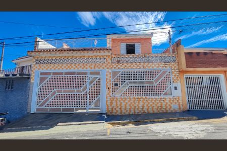 Casa à venda com 150m², 3 quartos e 2 vagasFachada