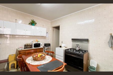 Casa à venda com 230m², 4 quartos e 2 vagasCozinha 