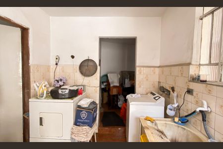 Casa à venda com 230m², 4 quartos e 2 vagasÁrea de Serviço