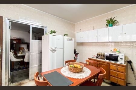 Casa à venda com 230m², 4 quartos e 2 vagasCozinha 