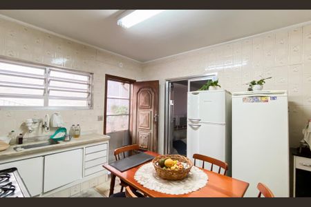 Casa à venda com 230m², 4 quartos e 2 vagasCozinha 