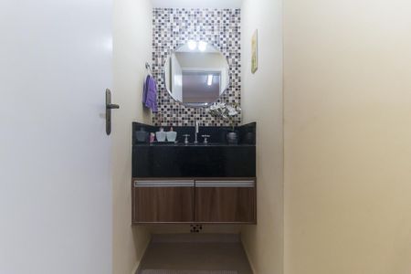 Casa para alugar com 240m², 4 quartos e 2 vagas Casa para alugar com 240m², 4 quartos e 2 vagasLavabo