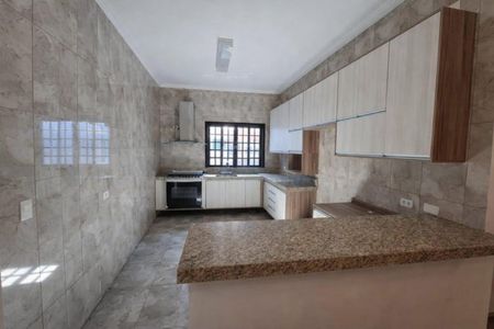 Cozinha de casa para alugar com 3 quartos, 120m² em Vila Santa Edwiges, Osasco