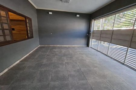 Garagem de casa para alugar com 3 quartos, 120m² em Vila Santa Edwiges, Osasco