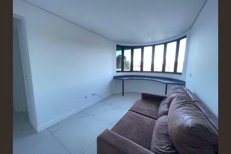 Casa de condomínio para alugar com 259m², 5 quartos e 4 vagasQuarto