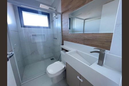 Casa de condomínio para alugar com 259m², 5 quartos e 4 vagasBanheiro