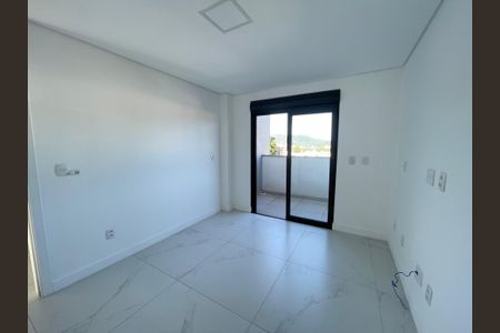 Casa de condomínio para alugar com 259m², 5 quartos e 4 vagasQuarto