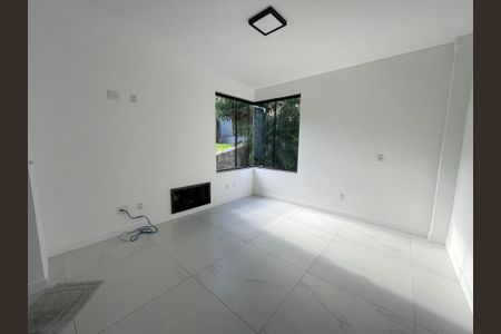 Casa de condomínio para alugar com 259m², 5 quartos e 4 vagasSala