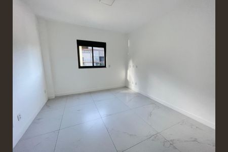 Casa de condomínio para alugar com 259m², 5 quartos e 4 vagasQuarto
