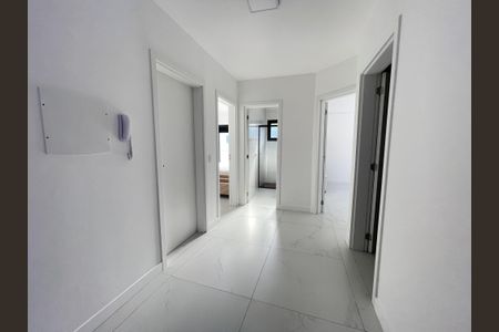 Casa de condomínio para alugar com 259m², 5 quartos e 4 vagasCorredor