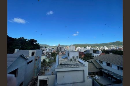 Casa de condomínio para alugar com 259m², 5 quartos e 4 vagasVista