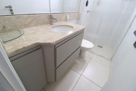 Apartamento para alugar com 85m², 3 quartos e 2 vagasBanheiro Social
