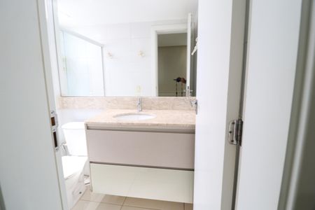 Apartamento para alugar com 85m², 3 quartos e 2 vagasBanheiro do Quarto 1